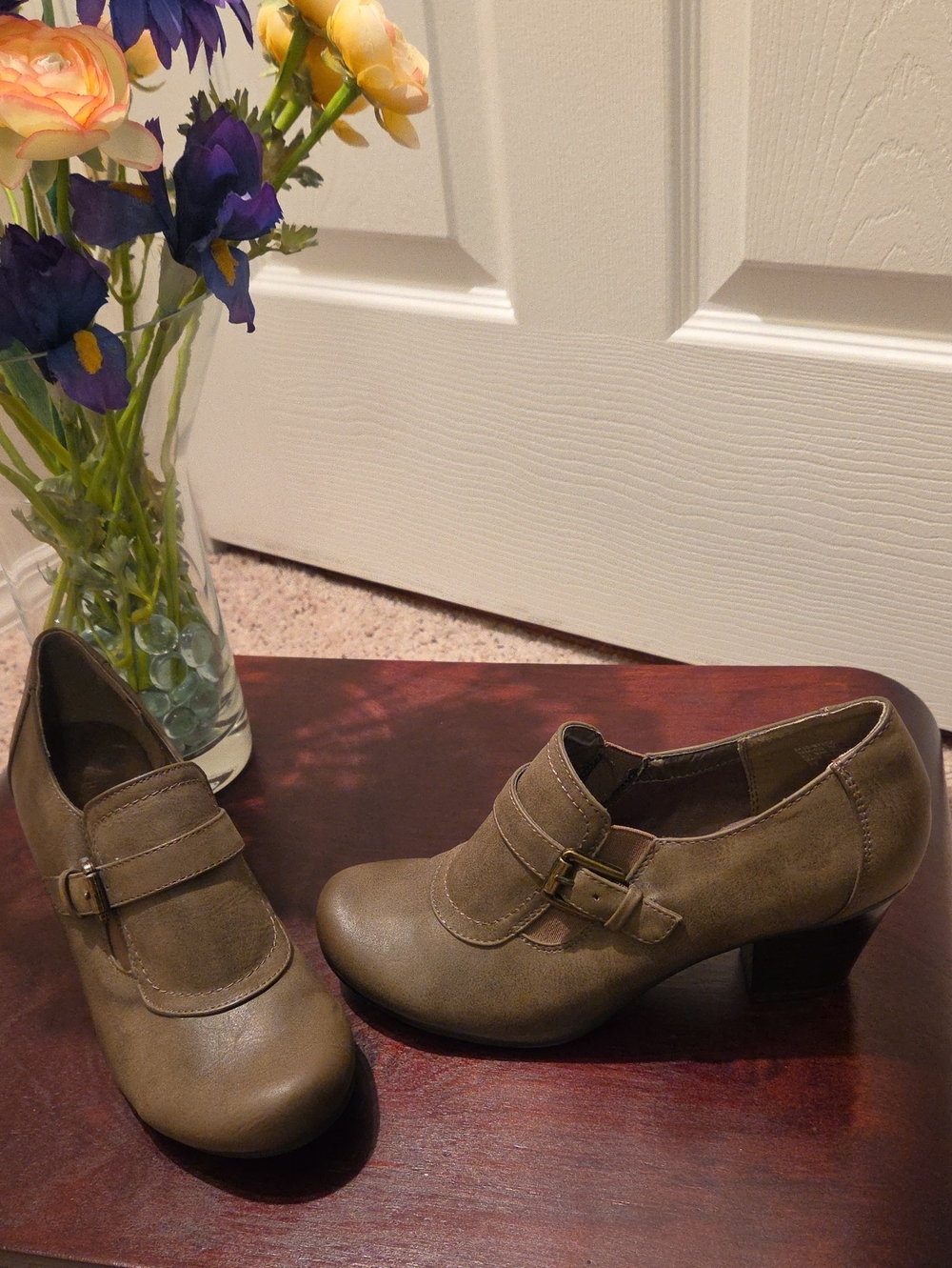 GH Bass Mystic Lt Brown/ Taupe Heeled Buckle Ankle Boot Shoes Size 7M